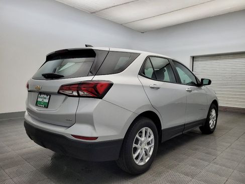 Used 2022 Chevrolet Equinox LS image 9