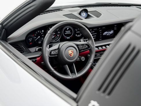 Used 2024 Porsche 911 Targa 4S image 10