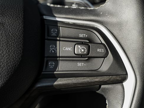 Used 2023 Jeep Grand Cherokee 4WD 4xe image 18