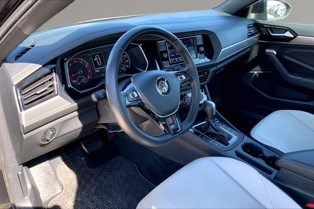 Used 2020 Volkswagen Jetta R-Line FWD image 13