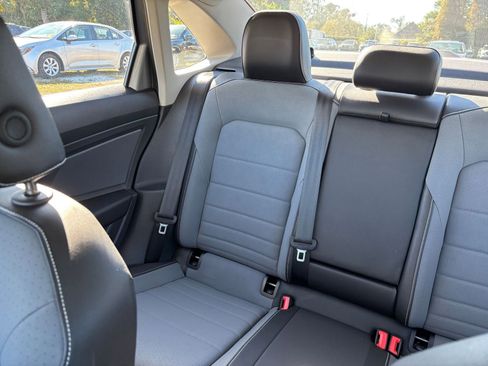 Used 2025 Volkswagen Jetta SE image 38