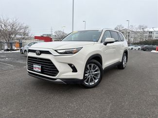 Used 2024 Toyota Grand Highlander Platinum video 1