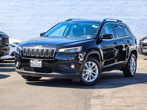 Used 2019 Jeep Cherokee Latitude w/ Popular Appearance Group FWD image 1