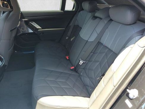 New 2025 BMW 760i xDrive w/ Executive Package image 15