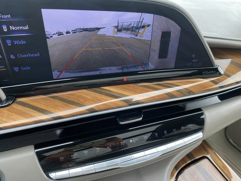 Used 2024 Cadillac Escalade Premium Luxury Platinum image 23