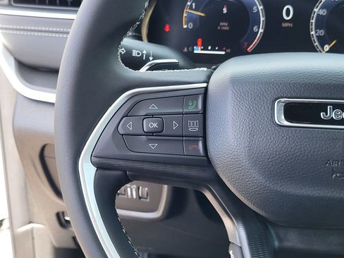 New 2026 Jeep Grand Cherokee Laredo image 17