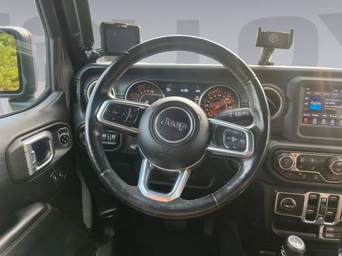 Used 2020 Jeep Gladiator Overland w/ LED Lighting Group AWD/4WD image 13