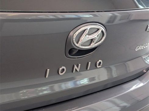 Used 2020 Hyundai Ioniq SEL image 11