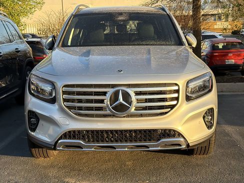 Used 2026 Mercedes-Benz GLB 250 4MATIC image 4