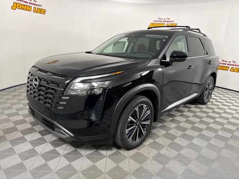 New 2026 Nissan Pathfinder Platinum FWD image 1