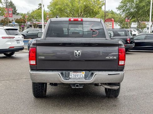 Used 2019 RAM 1500 Classic SLT image 3