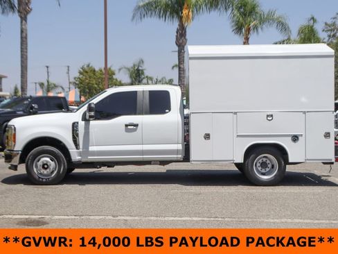 Used 2025 Ford F350 XL w/ XL Chrome Package RWD image 4
