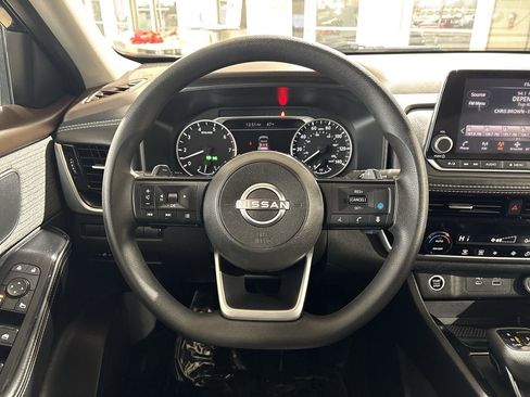 Used 2023 Nissan Rogue SV image 14