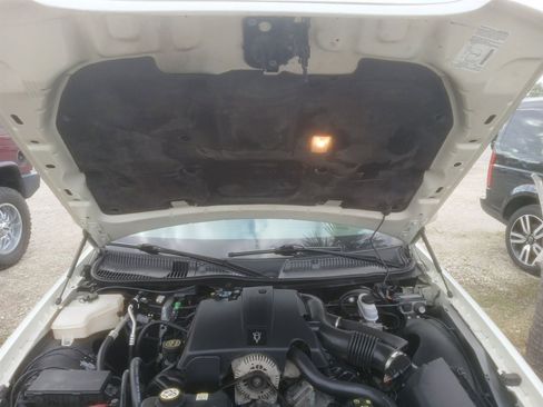 Used 2003 Lincoln Town Car Signature image 11