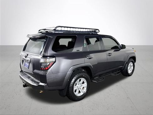 Used 2016 Toyota 4Runner SR5 RWD image 6