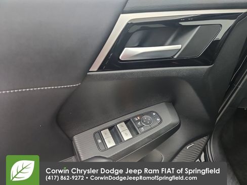 Used 2025 Mitsubishi Outlander SE FWD image 20