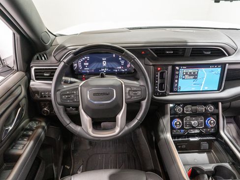 Used 2024 GMC Yukon Denali w/ Advanced Technology Package AWD/4WD image 12