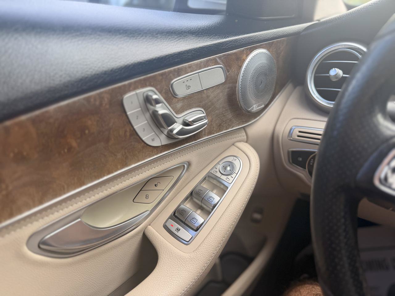 Used 2015 Mercedes-Benz C 300 4MATIC Sedan image 32