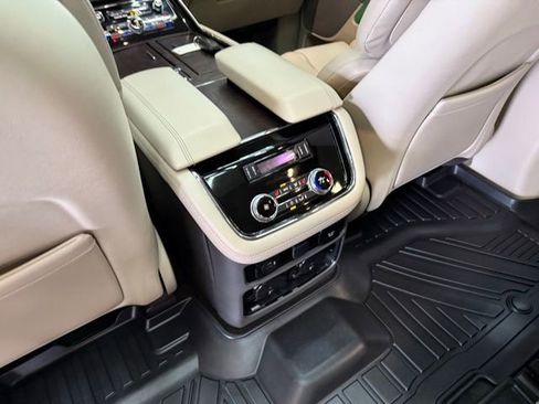 Used 2021 Lincoln Navigator Reserve w/ Luxury Package image 36