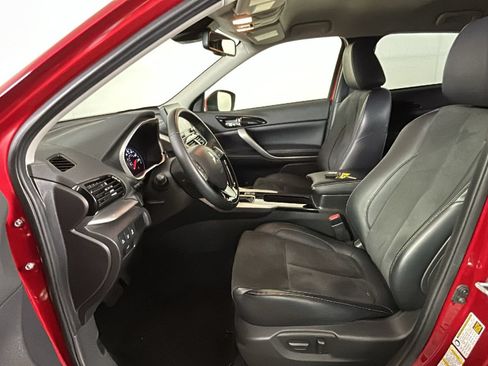 Used 2025 Mitsubishi Eclipse Cross AWD image 11