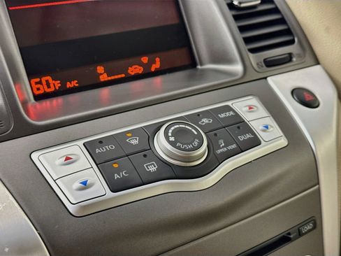 Used 2012 Nissan Murano S AWD/4WD image 16