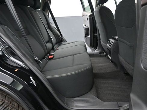 Used 2023 Nissan Rogue S image 15