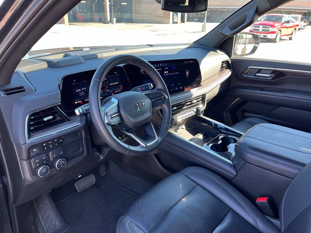 Used 2025 Chevrolet Tahoe Z71 AWD/4WD image 12