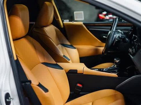 Used 2024 Lexus ES 350 w/ Premium Package image 17