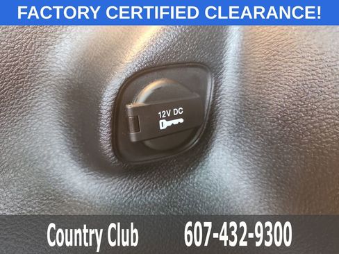 Used 2021 Jeep Cherokee Trailhawk AWD/4WD image 29