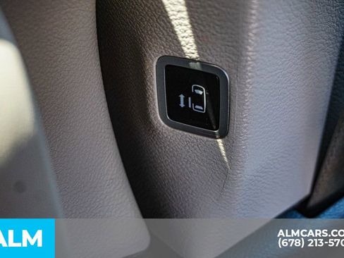 Used 2023 Chrysler Voyager LX FWD image 35