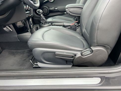 Used 2019 MINI Cooper 2-Door Hardtop image 21