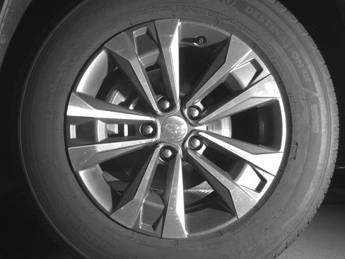 Used 2025 Chevrolet Equinox LT FWD image 12