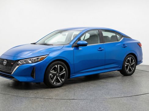Used 2025 Nissan Sentra SV FWD image 3