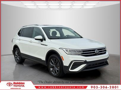Used 2022 Volkswagen Tiguan SE w/ Panoramic Sunroof Package