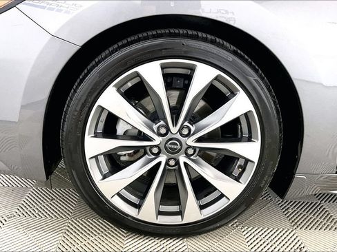 Used 2023 Nissan Maxima Platinum w/ Sport Mat Group FWD image 7