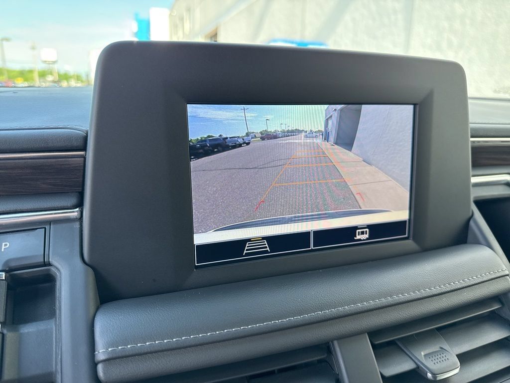 Used 2022 Chevrolet Tahoe 4WD image 21