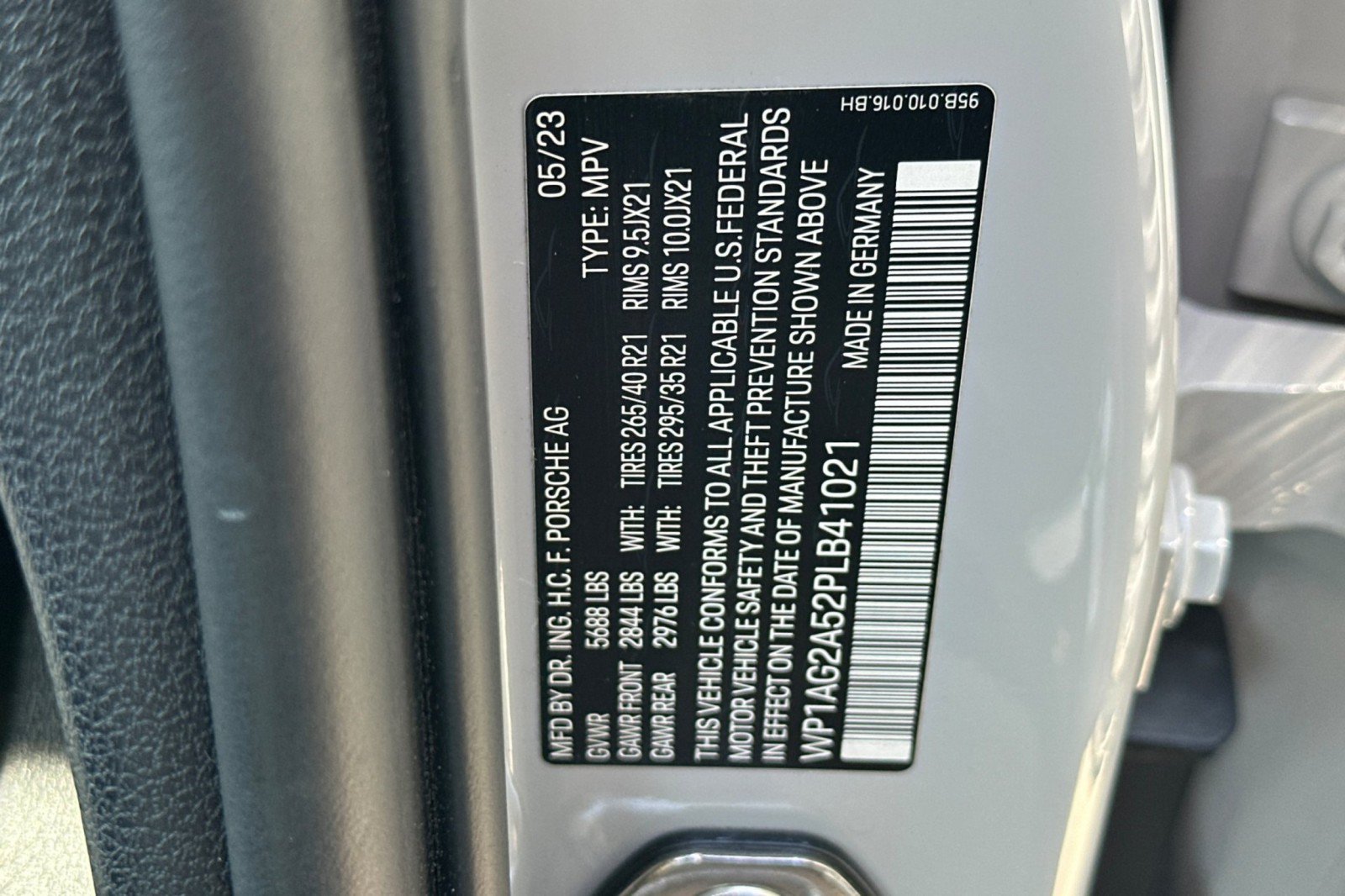 Certified 2023 Porsche Macan S AWD/4WD image 29