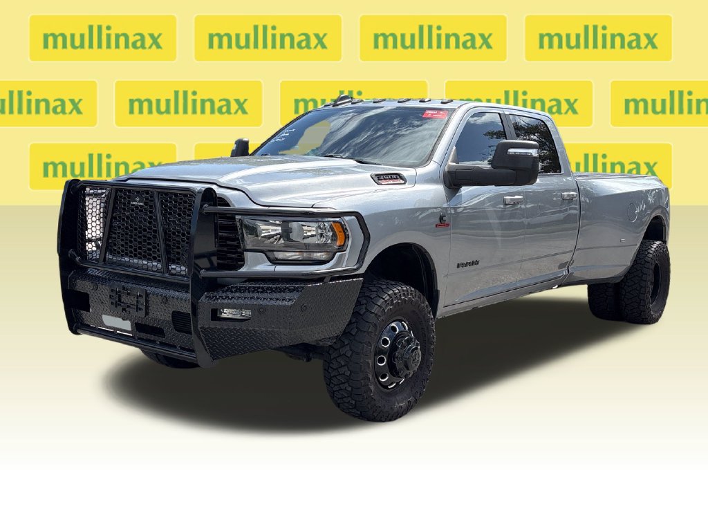 Used 2023 RAM 3500 Big Horn w/ Night Edition AWD/4WD image 15