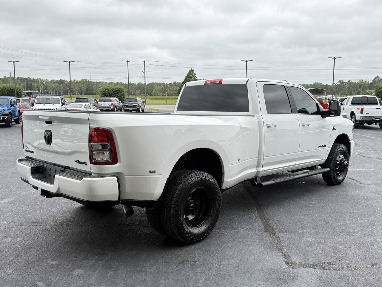 Used 2024 RAM 3500 Big Horn w/ Night Edition AWD/4WD image 5