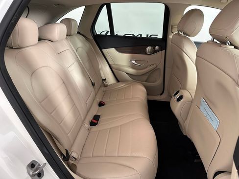 Used 2021 Mercedes-Benz GLC 300 4MATIC image 17