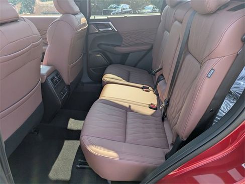 New 2025 Mitsubishi Outlander SEL image 29