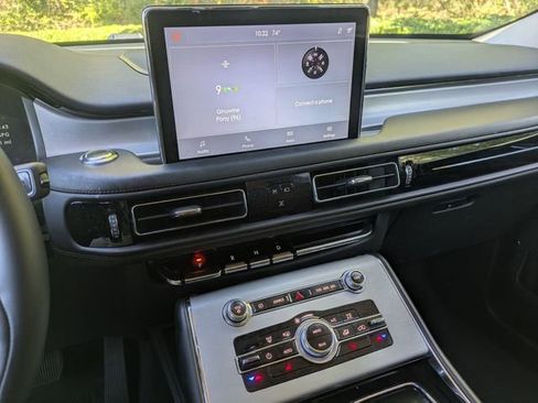 Used 2023 Lincoln Aviator Standard image 18