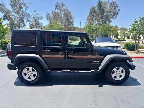 Used 2013 Jeep Wrangler Unlimited Sport AWD/4WD image 3