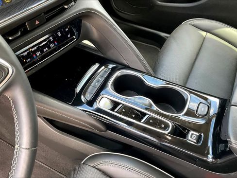 Certified 2023 Buick Envision Essence image 16