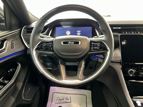 Certified 2022 Jeep Grand Cherokee Overland image 12