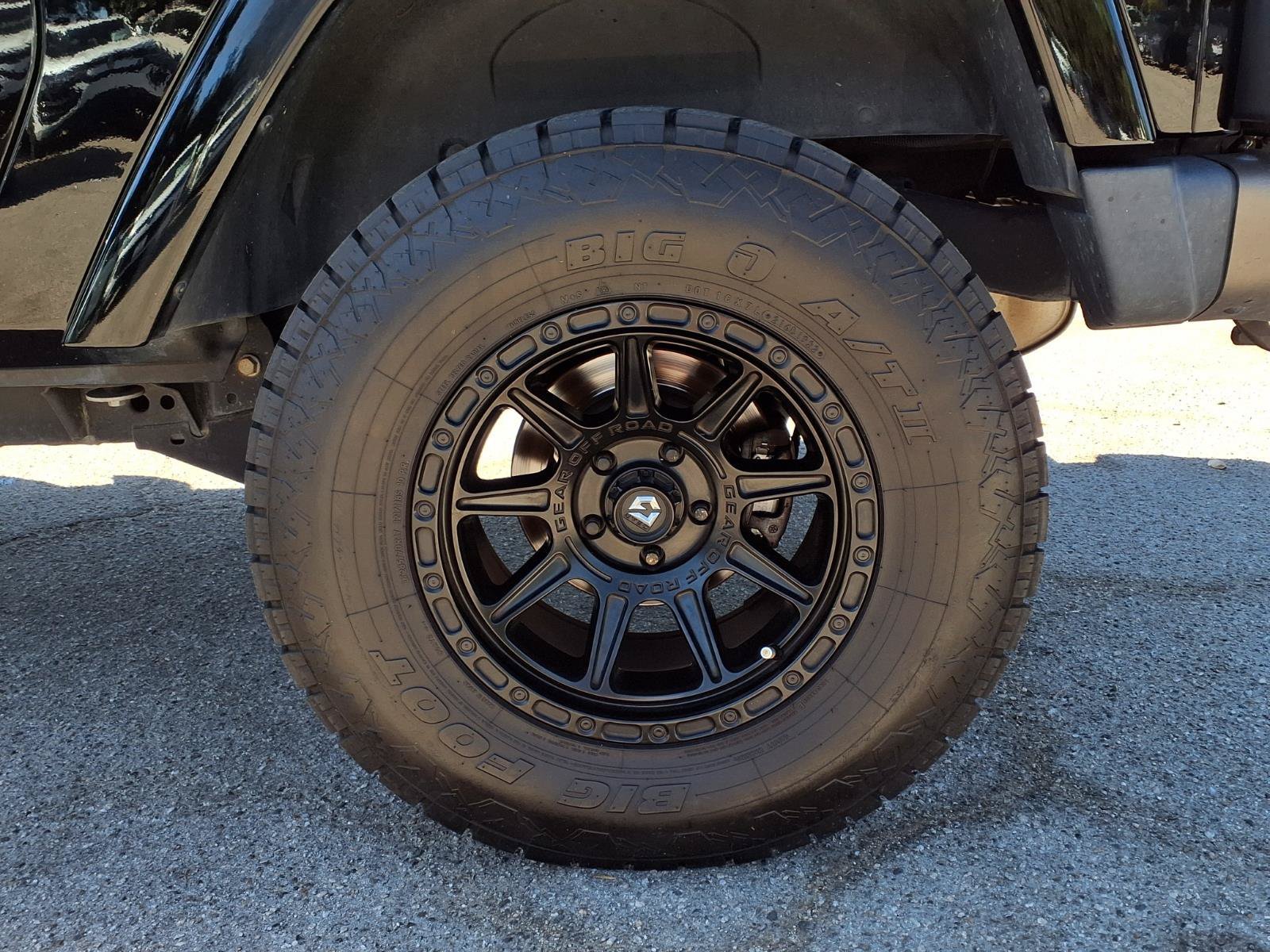 Used 2016 Jeep Wrangler Sahara AWD/4WD image 5