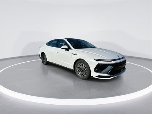 New 2025 Hyundai Sonata Limited image 2