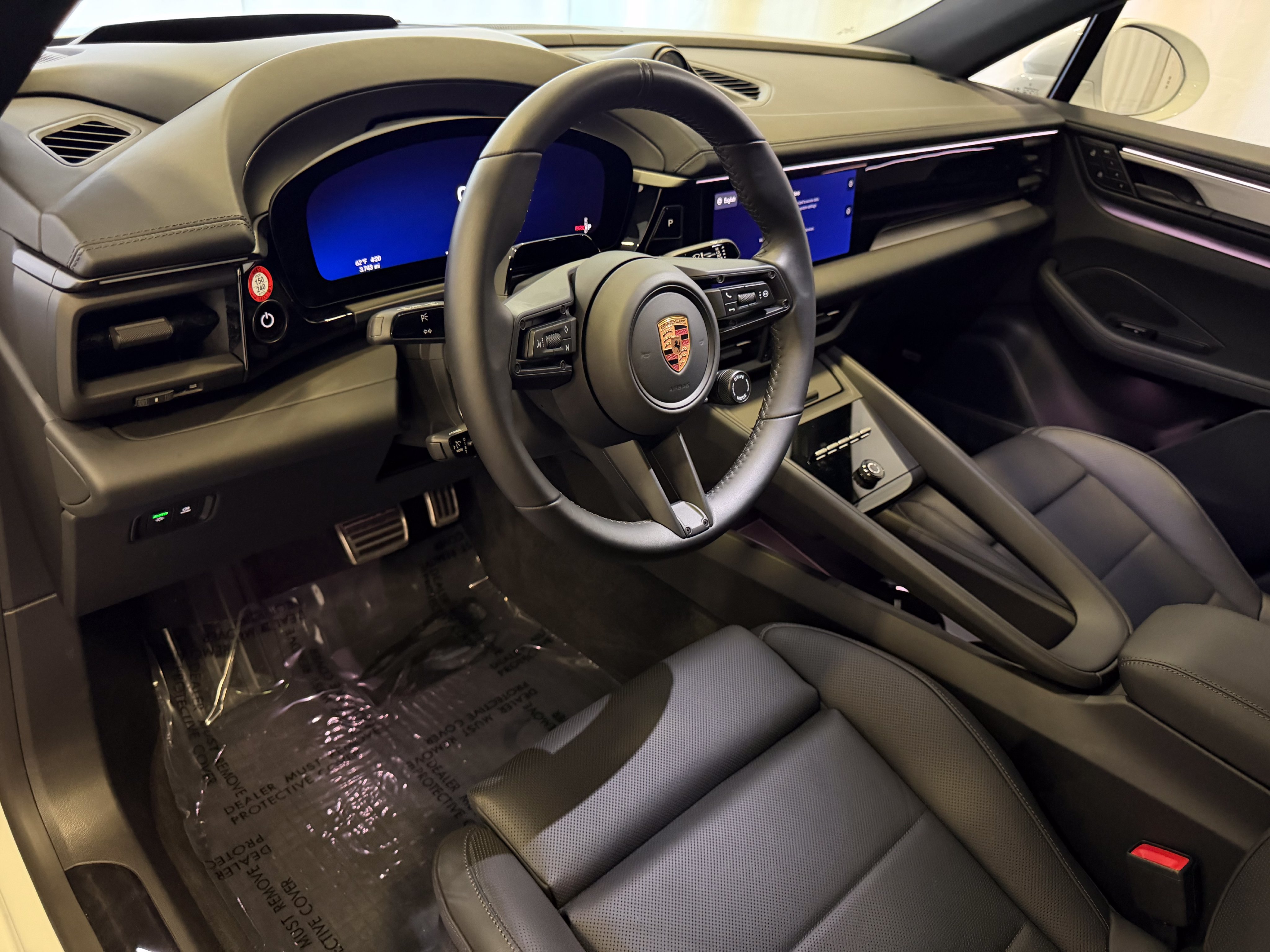 Certified 2026 Porsche Macan 4S Electric AWD/4WD image 4