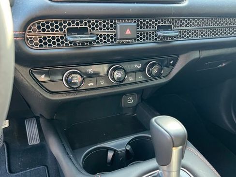 Used 2025 Honda HR-V Sport image 20