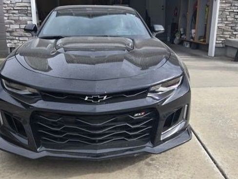 Used 2017 Chevrolet Camaro ZL1 RWD image 9